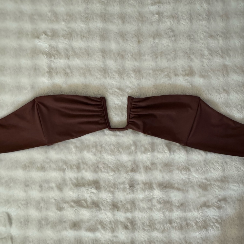 Benoa brown queens top